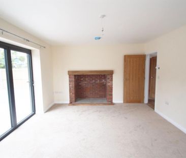 Tillington, Herefordshire - Photo 2