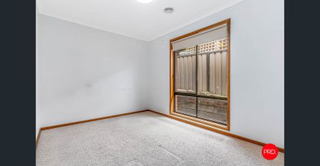 Inviting 3-Bedroom Home with Spacious Yard in Kangaroo Flat - Photo 5