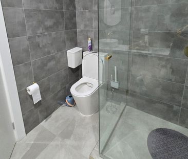 Altona North - Photo 1
