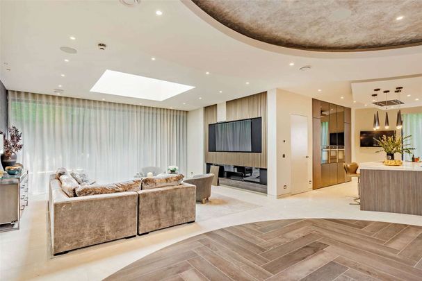 One of a kind, luxury home in a prime Bowdon location. - Photo 1