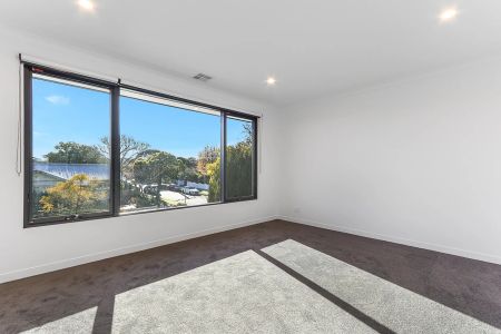 BRAND NEW - EASY LIVING, LOW MAINTENANCE & OFERING LUXURY & SOPHISTICATION! - Photo 5