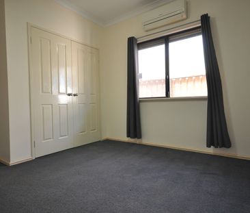 Relaxed Living with Pool & Outdoor Entertaining - Photo 5