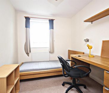 5 bedroom private hall to rent - Photo 2