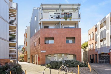 2/1 Gumbri Place, Brunswick VIC 3056 - Photo 4