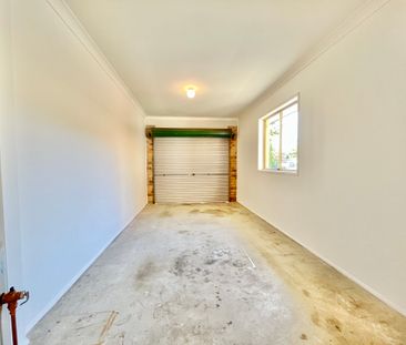Spacious 3 Bedrooms Townhouse in a very convenient location - Photo 2