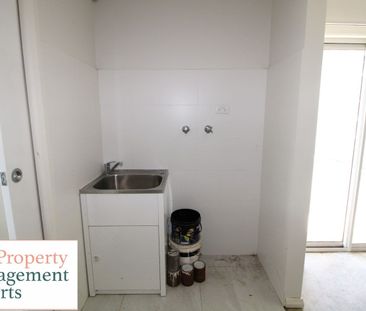 Spacious Four-Bedroom Family Home in a Prime Location! - Photo 3