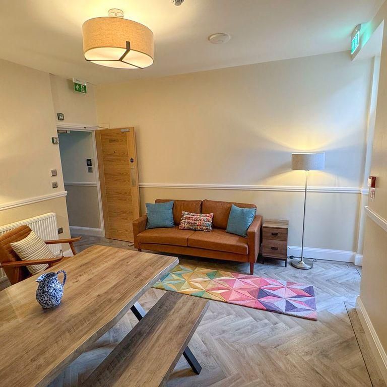 4 bedroom house of multiple occupation to rent - Photo 1