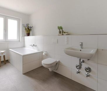 Bezugsfertige Wohnung - Einfach Möbel rein und Füße hoch! - Photo 3