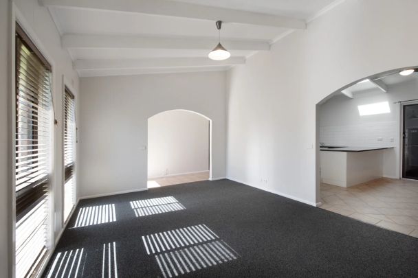 Beautifully Presented 4-Bedroom Home in a Quiet, Central Location - Photo 1