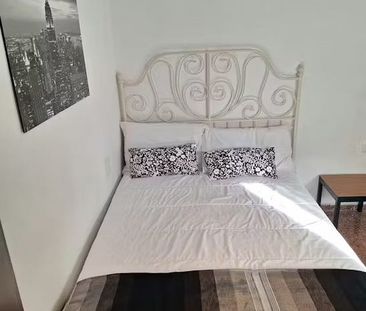 Plaza Ponce de León, Sevilla, Andalusia 41003 - Photo 3