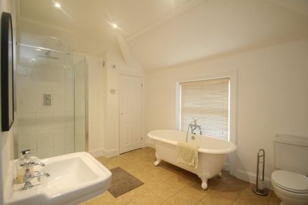 1 bedroom in a house share to rent - Photo 4