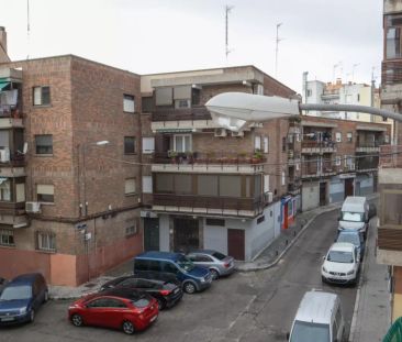 Room for rent in 4-bedroom apartment in Opañel, Madrid - Photo 6