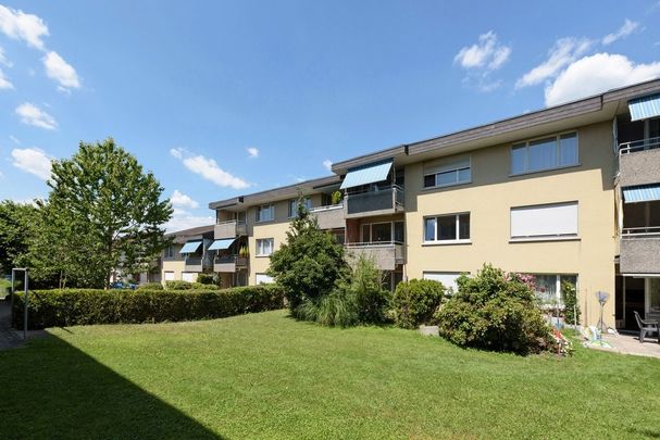 Sanierte Wohnung im Herzen von Zürich-Affoltern - Photo 1