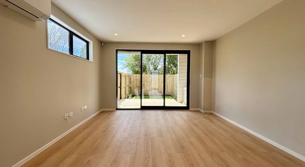 Brand-New 3-Bedroom Townhouse in Glen Eden - Photo 1