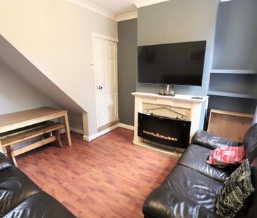 4 bedroom terraced house to rent - Photo 5