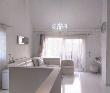 TE HUUR: Gemeubeld dakappartement met 2 slaapkamers te Heusden! - Foto 1