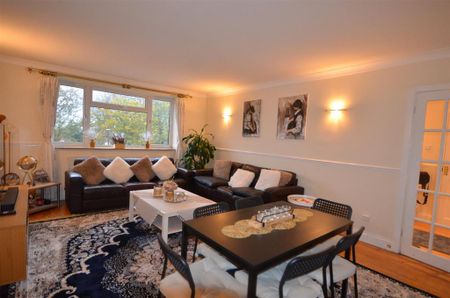 2 bedroom flat to rent - Photo 5