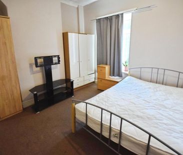 2 bedroom semi-detached house to rent - Photo 6