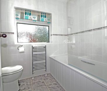 3 bedroom semi-detached house to rent - Photo 5