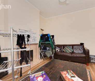 4 bedroom terraced house to rent - Photo 2