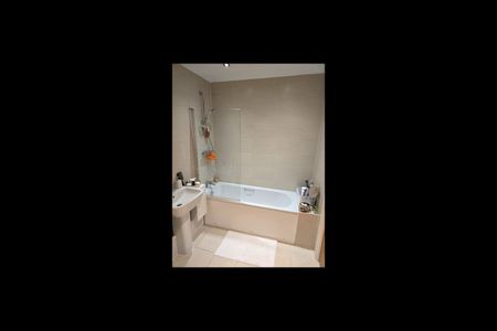 Room in a Shared Flat, Chronicle Avenue, NW9 - Photo 2