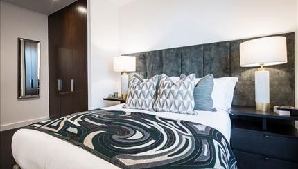 Thornes House, Charles Clowes Walk, London SW11 - Photo 5