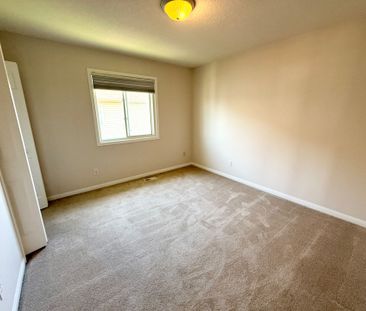 For Lease - 913 Windflower Place, Kitchener, Ontario - Photo 3