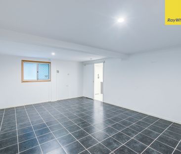 Potential Dual High set home in Great Location 4 Bed 1 Bath 2 Toilets - Photo 6