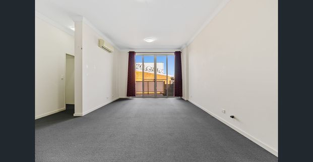Perfectly positioned two-bedroom apartment - Ground Floor Apartment - Photo 1