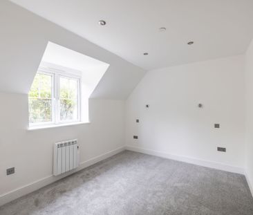 To Let 2 Bedroom Apartment - Photo 5