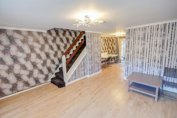 3 bedroom terraced house to rent - Photo 1