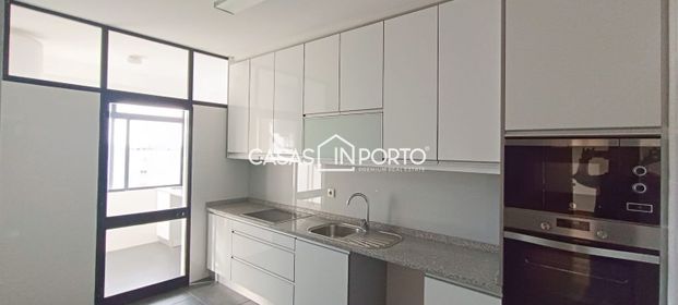 Apartamento T3+1 Rua do Campo Alegre - Photo 1