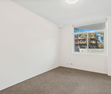 Ground Floor Apartment in the Heart of Brighton-Le-Sands - Photo 5