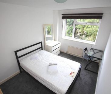 6 bedroom end of terrace house to rent - Photo 4