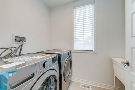 For Lease - 1305 Courtleigh Trail, Oakville, Ontario - Photo 3