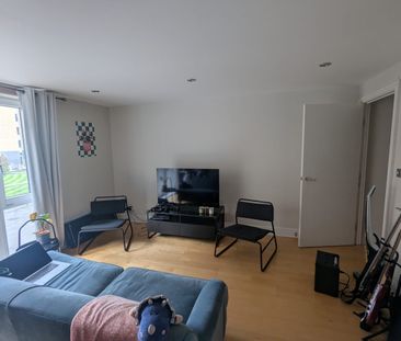 2 Bed Flat, Edison Building, E14 - Photo 6