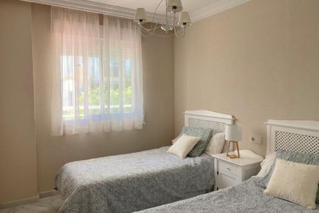 2 Bedroom Apartment For Rent in The Golden Mile, Málaga - Photo 5