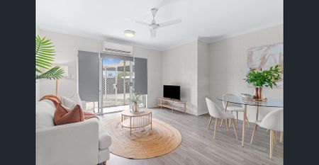 Ground floor living with private courtyard - Photo 2