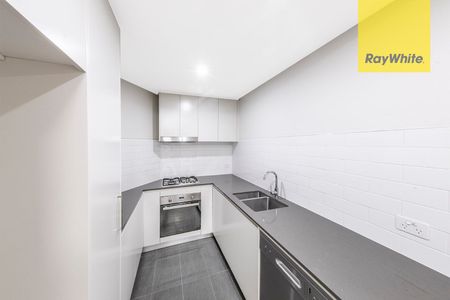 REFRESHED NORTH FACING MODERN TWO-BEDROOM APARTMENT WITH LEAFY AND PRIVATE ASPECT - Photo 2