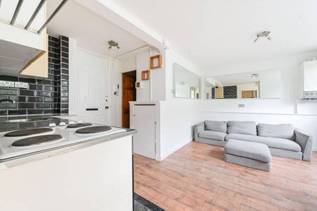 1 bedroom flat to rent - Photo 2