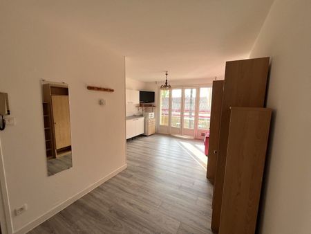 Location Appartement 1 pièce 23m² - Photo 2