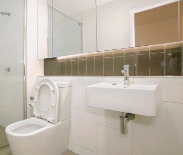 206/1 Archibald Street, Melbourne - Photo 2