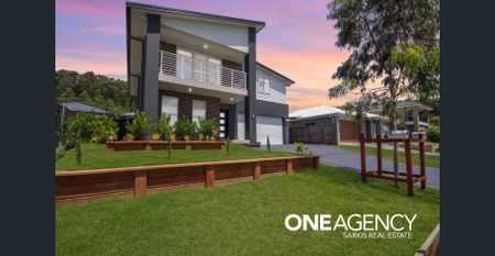 Show-stopping family home offering space and luxury - Photo 5