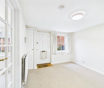 2 bedroom semi-detached house to rent - Photo 3