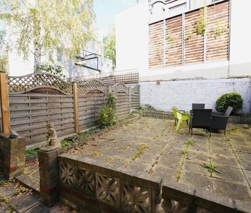 Room in a Shared House, Keats Close, SE1 - Photo 6