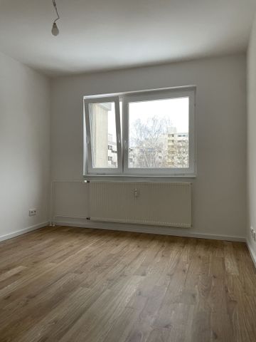 *Frisch-sanierte 2-Zimmer-Wohnung mit Sonnenterrasse!* - Photo 4