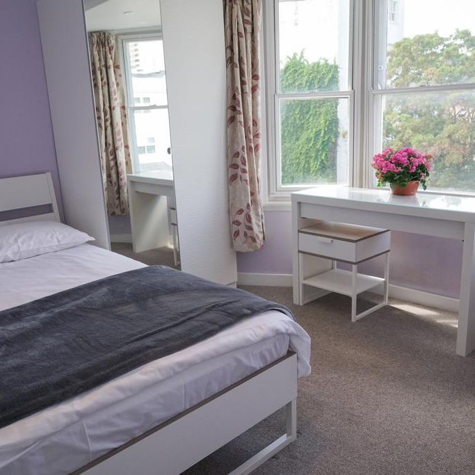 Flat to rent - Photo 1