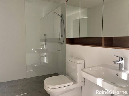 Conveniently Located Townhouse - Photo 5