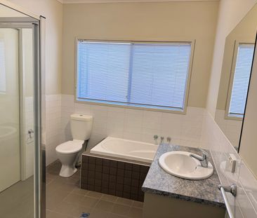 UNIQUE TWO BEDROOM HOME! - Photo 5