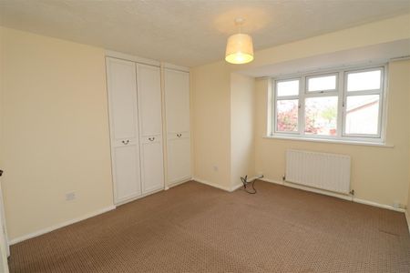 4 BED Detached house To rent - Photo 5